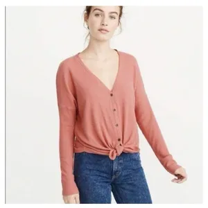 ✨ABERCROMBIE & FITCH Pink Front Tie Sz Medium Top Thermal✨ thumbnail 2