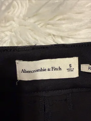 Abercrombie & Fitch Black High-Waist Faux Leather Pleated Women’s Shorts size S thumbnail 4