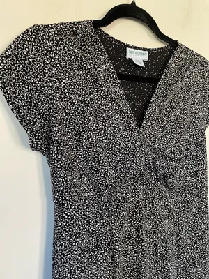 Motherhood Maternity short sleeve blouse top floral vine women’s size medium thumbnail 3