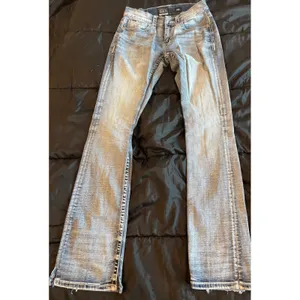 Buckle Black Fit No 3 Bootleg Jeans Light Wash Distressed Stretch Denim 28L thumbnail 2
