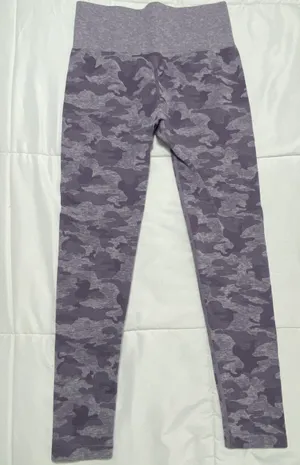 Scrunch Butt Camo Leggings Size L thumbnail 2