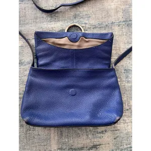 Vince Camuto Admiral Blue 100% Genuine Leather Crossbody Bag thumbnail 4