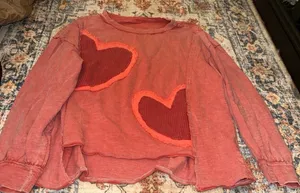 Heart Sweater Size M thumbnail 1