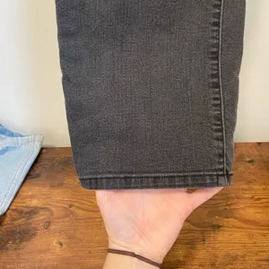 EUC | Levi’s women’s 505 straight leg jeans — size 14‎ thumbnail 5