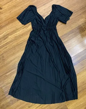 ASOS DESIGN Maternity Maxi Dress Womens Size 6 V‎ Neck Short Sleeve Black NWT thumbnail 1