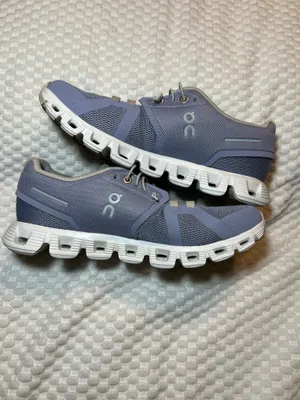 On Cloud Running Shoes Women’s thumbnail 3