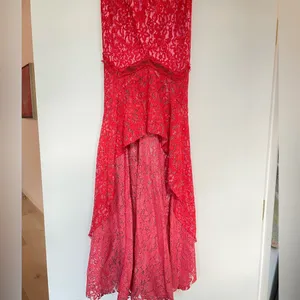 Lovers and Friends// Keva Gown in Red & Pink thumbnail 4