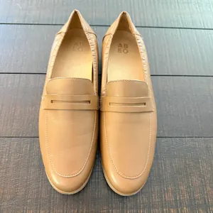 ABEO Strada Loafer Womens 9.5 Tan Leather Penny Slip On Comfort Preppy Office thumbnail 2
