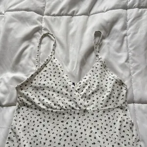 Brandy Melville‎ Strappy Spaghetti Floral Mini Dress White Blue One Size thumbnail 2
