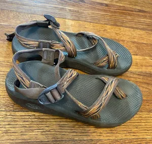Chaco Z2 Classic Brown Stripe Toe Loop Hiking Outdoor Sport Sandals Gorpcore Y2K thumbnail 1