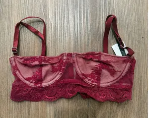 White Fox Boutique Burgundy Lace Underwire Bralette Zip Back‎ XXS thumbnail 1