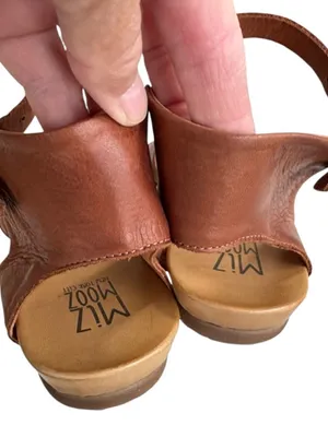EUC Miz Mooz Leather Antony Sandals Brown Size 10 thumbnail 8