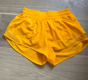 Lululemon Hotty Hot Shorts 2.5" Low-Rise thumbnail 1
