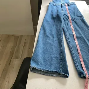 Universal Thread Denim Overalls Size 4 Wide Leg Button Front Blue Jeans thumbnail 6