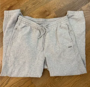 TNA Aritzia Boyfriend Sweatpants thumbnail 1