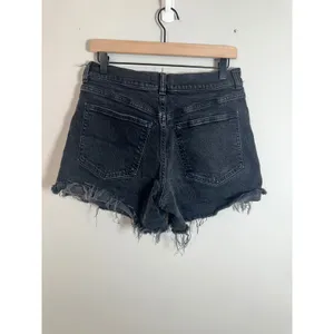 Madewell The Perfect Mid-Length Jean Short Catalani Wash Black Frayed Hem 28 thumbnail 6