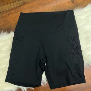 Aerie Chill Play Move Biker Shorts Black Size L High Rise Pockets 7” thumbnail 1