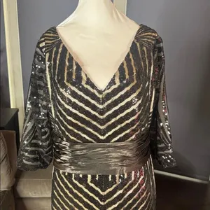 Women’s Black Sequined Full Length Prom Party Dress 3/4 Sleeve Train Size 12 thumbnail 3