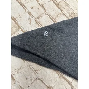 Lululemon Top Women's‎ Size 4 Gray Tea Lounge Pullover Asymmetrical Sweatshirt thumbnail 6
