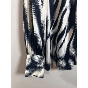 Maison d'Amélie‎ Navy White Abstract Zig Zag Mock Neck Long Sleeve Blouse Large thumbnail 2