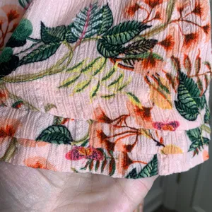LOFT Peach Floral Blouse Crinkle Fabric Sz XL 100% Viscose thumbnail 8