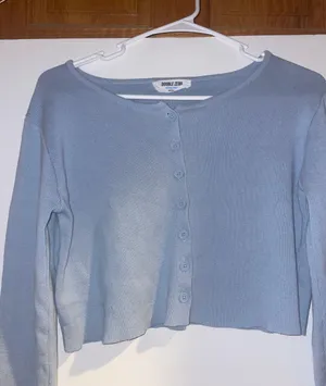 Sweater thumbnail 1