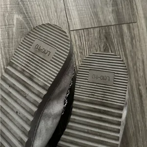 Sonoma Gray Cozy Slip-On Indoor Slippers thumbnail 3