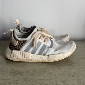 Adidas Women's NMD R1 Animal Print Sneakers Size 7.5 thumbnail 9