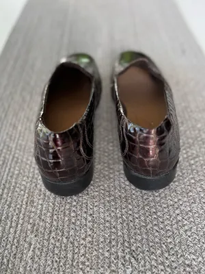 Clarks Collection Dark Brown Burgundy Crocodile Loafers Size 8.5 thumbnail 3