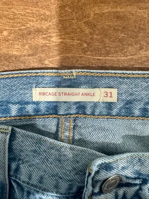 Levi’s Women’s Ribcage Jeans High-Rise Straight Leg Distressed Denim Ankle 31 thumbnail 4