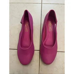 Comfort-Well by Beacon Fuchsia Low Block Heel Side Cutout Gold Accent Size 8W thumbnail 3