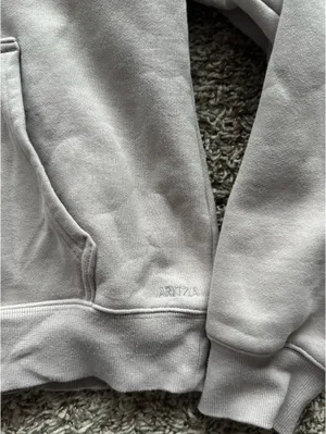 Aritzia Sweatshirt thumbnail 4