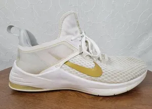 Nike Air Max Womens Bella TR 2 Shoes 9.5 White Metallic Gold Sneakers AQ7492-101 thumbnail 1