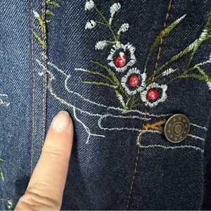 Quacker Factory Jacket Embroidered Floral Blue Denim Jean Trucker Women's Size L thumbnail 8