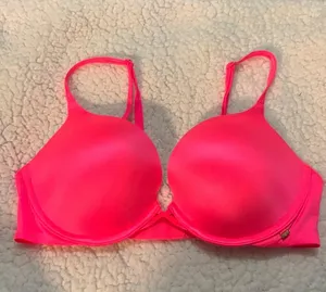 Victoria’s Secret Very Sexy Push-Up thumbnail 1
