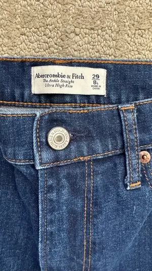 Abercrombie Jeans High-Rise Straight thumbnail 3