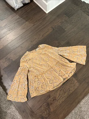 Tuckernuck Tan and White Eyelet Top Sz M thumbnail 5