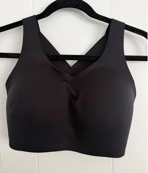 Lululemon In Alignment Cross Strap Bra Black 34E LW2CXRS thumbnail 1