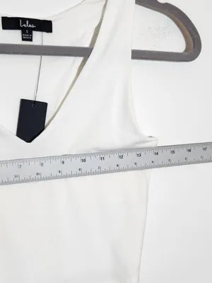 Lulus White V-Neck Sleeveless Crop Top Size Small NWT thumbnail 5