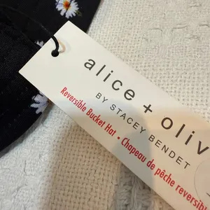 new adult Alice + Olivia one size reversible daisy bucket hat A3 3074 thumbnail 9