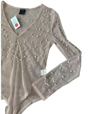 Windsor Sheer Nude Pearl Bodysuit Size Medium NEW thumbnail 2