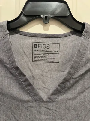 FIGS Set Scrubs thumbnail 4