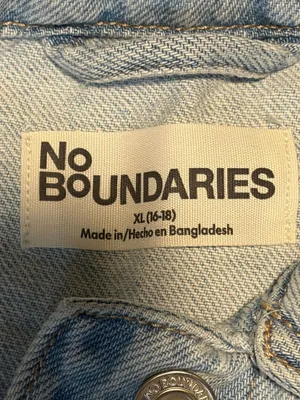 No Boundaries Women’s New! Light Blue Denim oversized Jacket size XL thumbnail 9