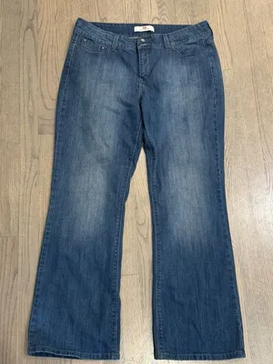 Levis 526 Jeans Womens Boot Cut Slender Slim Med Wash Low Rise Stretch 14 30 thumbnail 1