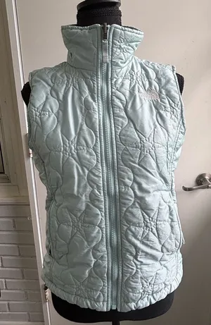 The North Face Quilted Puffer Vest small‎ athleisure layered transitional winter thumbnail 1