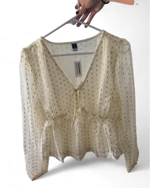 White blouse thumbnail 2