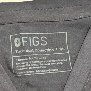 FIGS Women’s One-Pocket Scrub Top – Charcoal – Size XL thumbnail 4