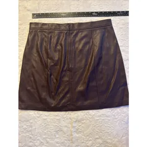 Banana Republic Sz 16 Faux Leather Purple Skirt thumbnail 10