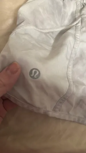 Lululemon Shorts 4" white and grey thumbnail 4