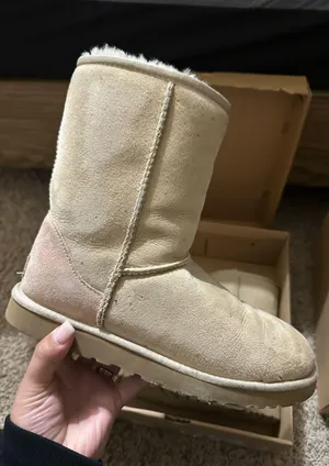 UGG Classic Short Boots thumbnail 2